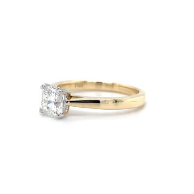 Pre-Owned 1.00ct Cushion cut Diamond Classic Engagement ring set 18ct Yellow Gold