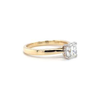 Pre-Owned 1.00ct Cushion cut Diamond Classic Engagement ring set 18ct Yellow Gold