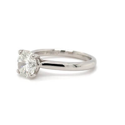 Pre-Owned 1.50ct Round Brilliant cut Diamond Classic Engagement ring set in Platinum