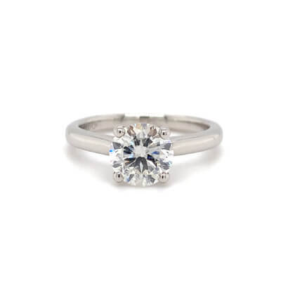 Pre-Owned 1.50ct Round Brilliant cut Diamond Classic Engagement ring set in Platinum